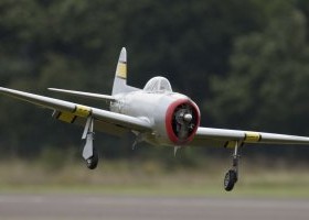 27 Ian mckenzie - P-47